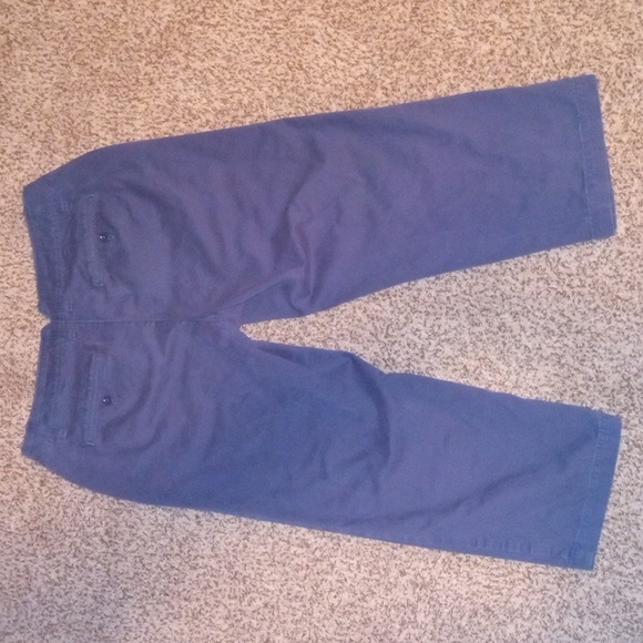 Women's Eddie Bauer slightly curvy straight leg capris - Picture 4 of 9